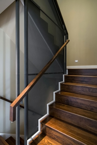 现代舒适260平别墅欣赏楼梯间设计