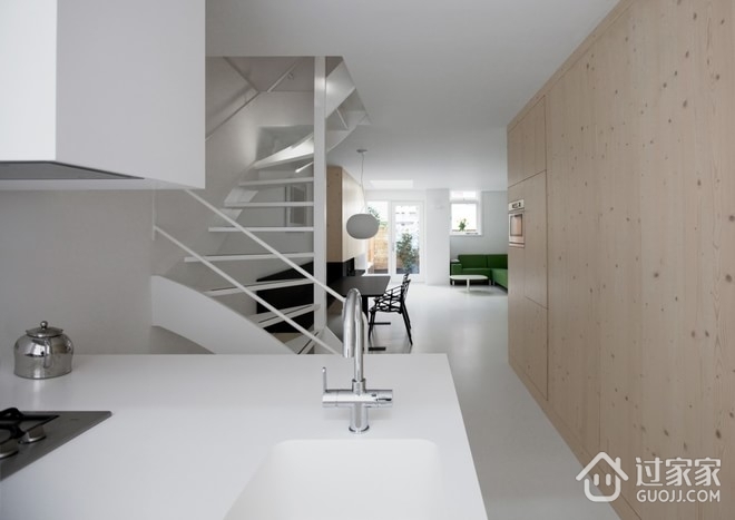 黑白木现代别墅欣赏楼梯
