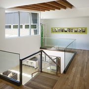 阳光清新现代别墅欣赏楼梯间设计