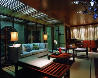 雅致中式三居室欣赏客厅吊顶设计