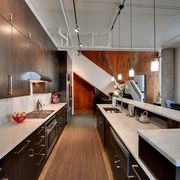 现代风格别墅设计欣赏厨房过道