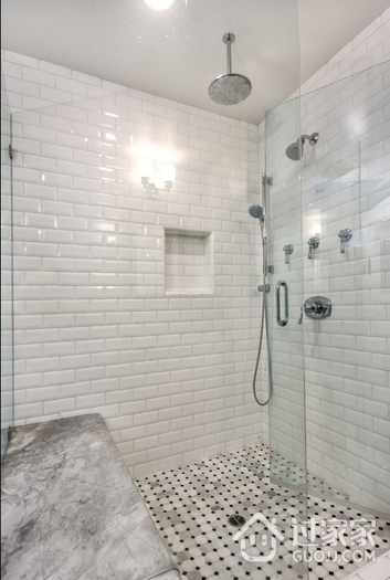 美式豪气别墅欣赏淋浴间设计