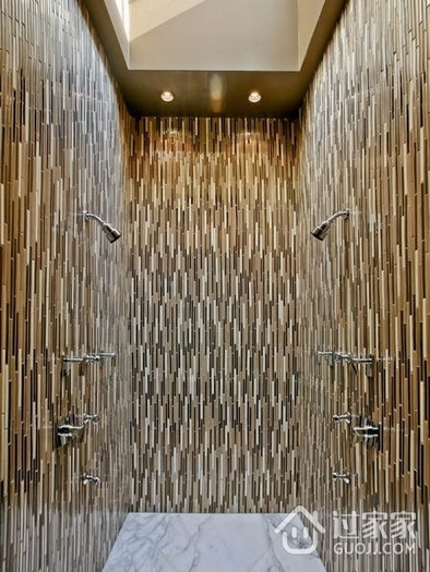 顶层现代复式楼欣赏淋浴间