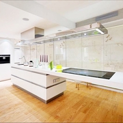 76平白色现代住宅欣赏厨房