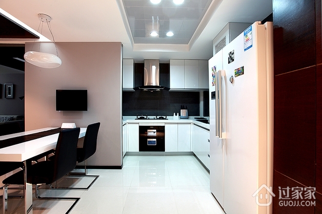 107平现代三室两厅欣赏厨房设计