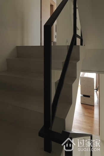 185平现代复式楼欣赏楼梯间设计