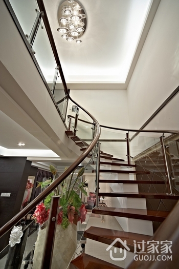 新古典风复式设计楼梯效果