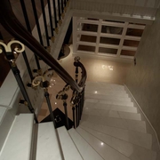 现代豪华别墅装饰楼梯效果图