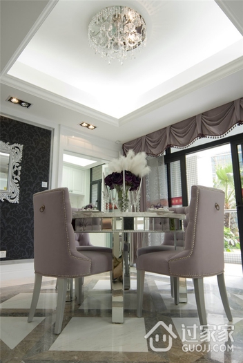 124平欧式三居室欣赏餐厅餐桌设计