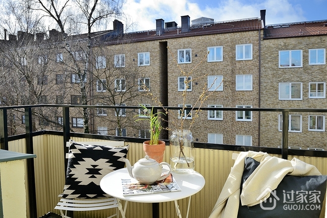 60平纯白北欧住宅欣赏阳台设计