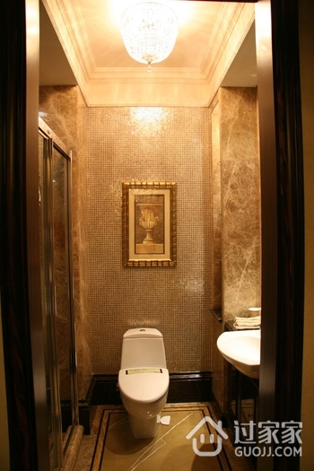 欧式风格别墅设计卫生间挂画