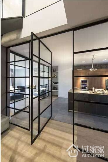 荷兰阿姆斯特丹300平米装修设计 钢架+玻璃的家