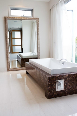 现代住宅效果图浴镜
