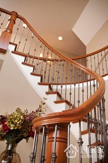 欧式时尚装饰设计效果楼梯设计