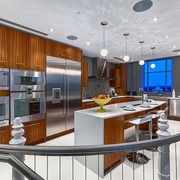 白色现代阳光样板房欣赏厨房设计