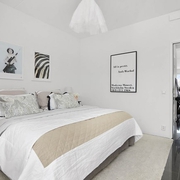 87平白色现代三居欣赏卧室设计